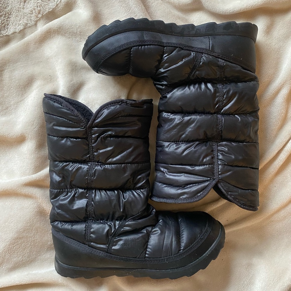 Northface Thermoball Insulated Boots size 9